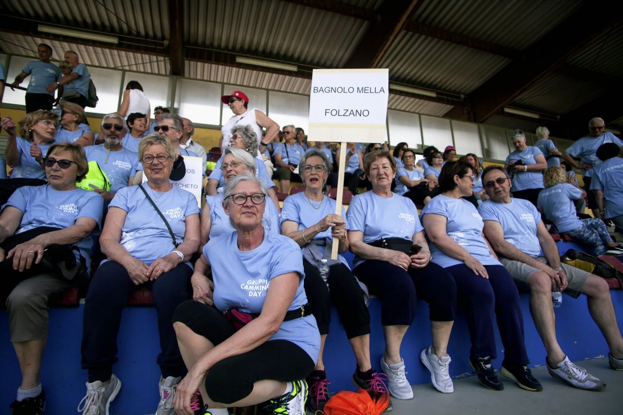800 magliette azzurre per il Cammino Day a Iseo