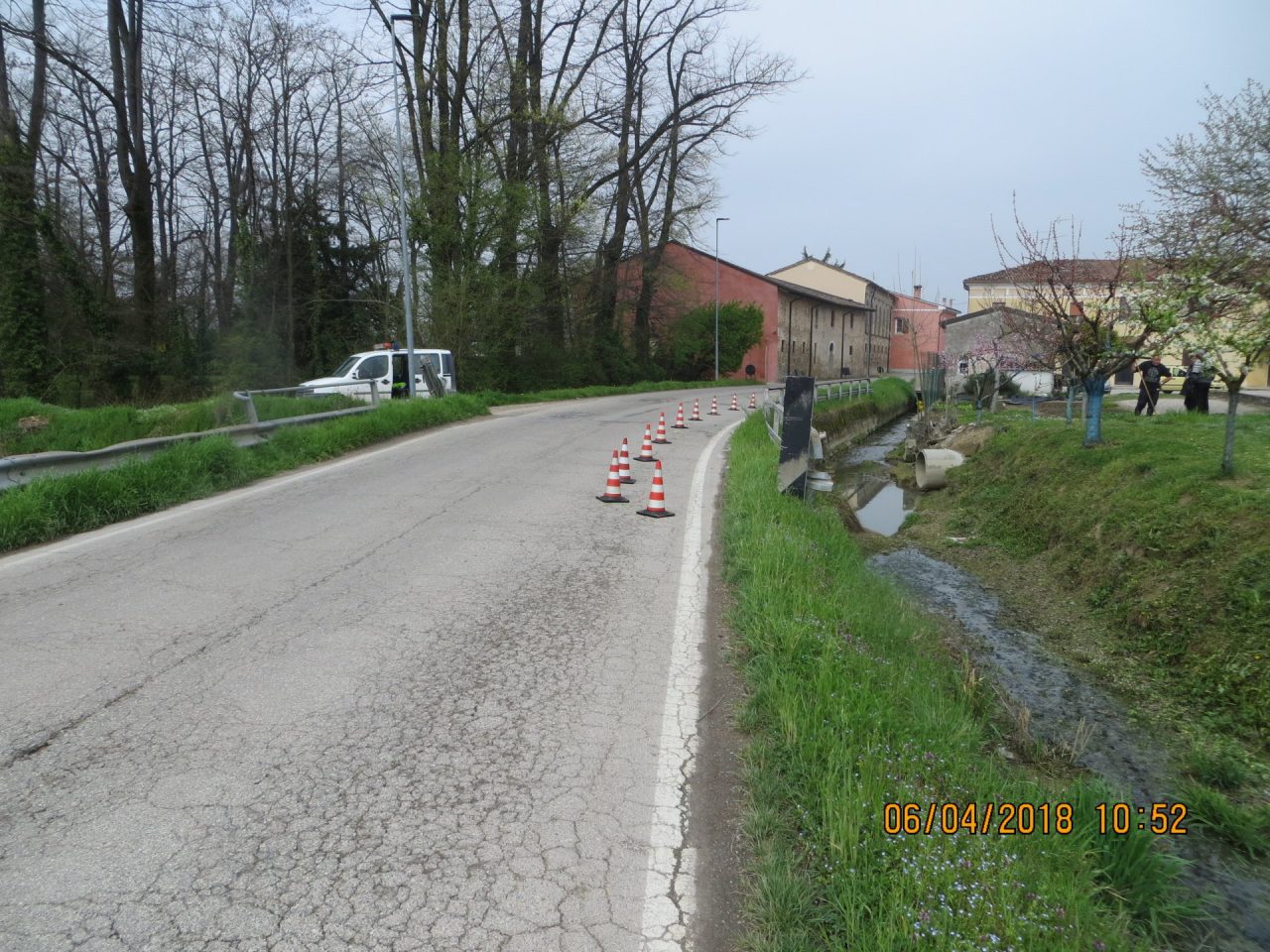 Cede un ponticello senso unico alternato sulla provinciale 6