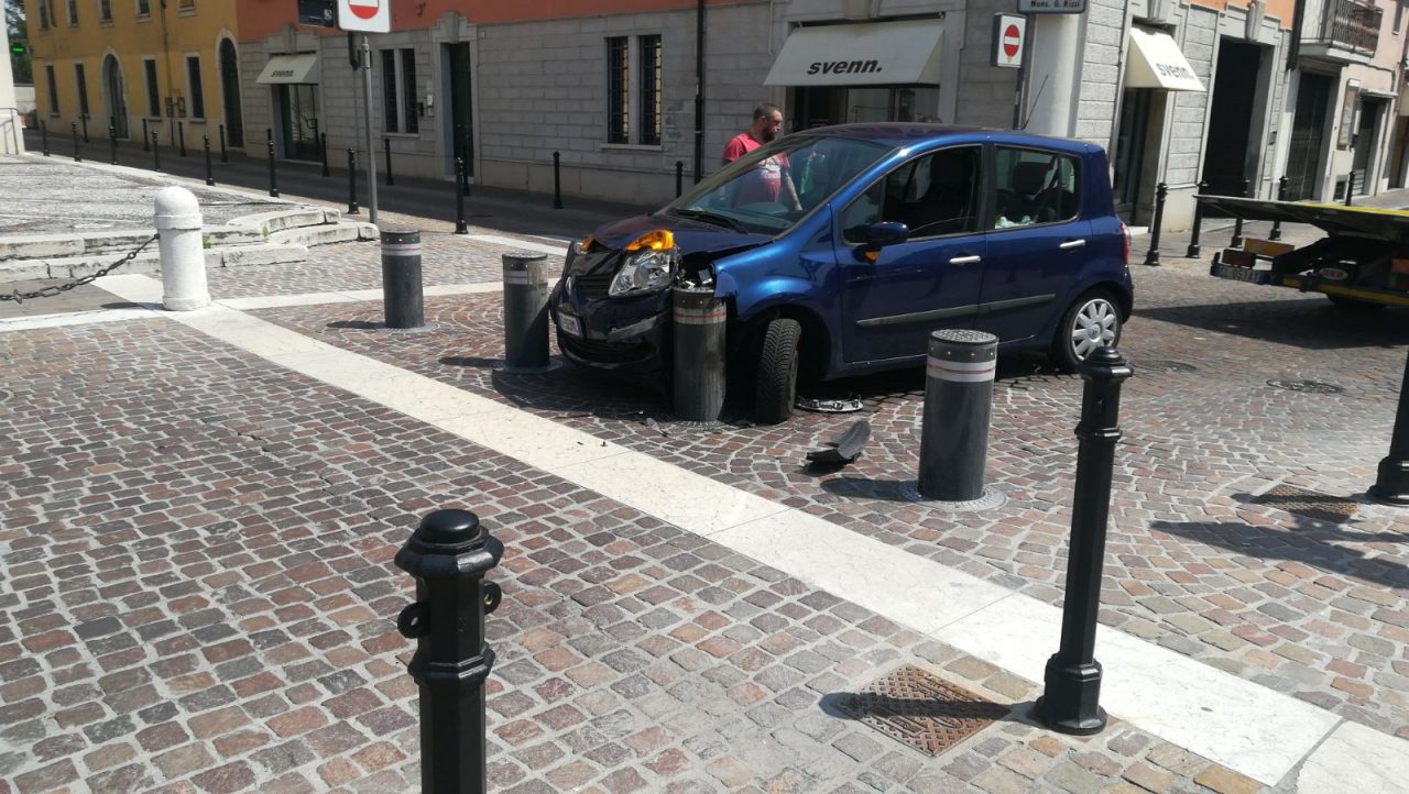 Nuova vittima paletti mobili di Ospitaletto