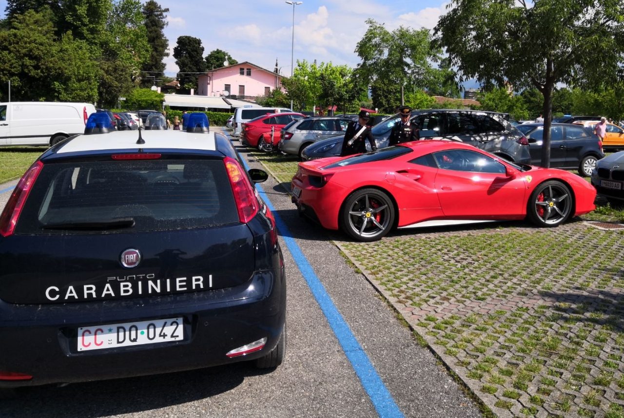 Tentato furto su auto