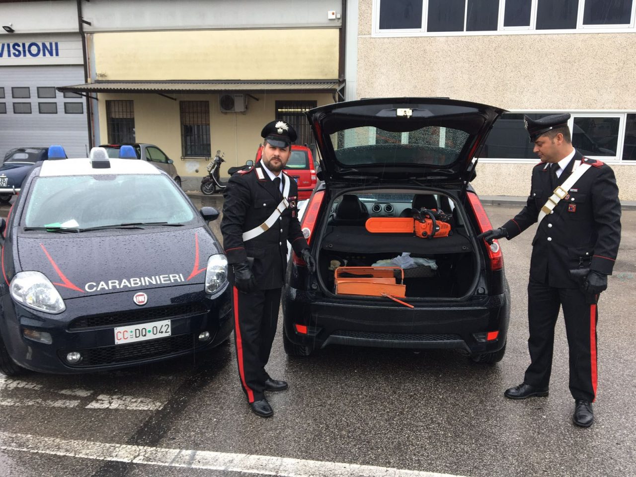 Fugge dai carabinieri a Lazise, arrestato