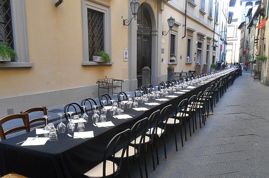 Cene di quartiere a Brescia: tante date e un ricco programma