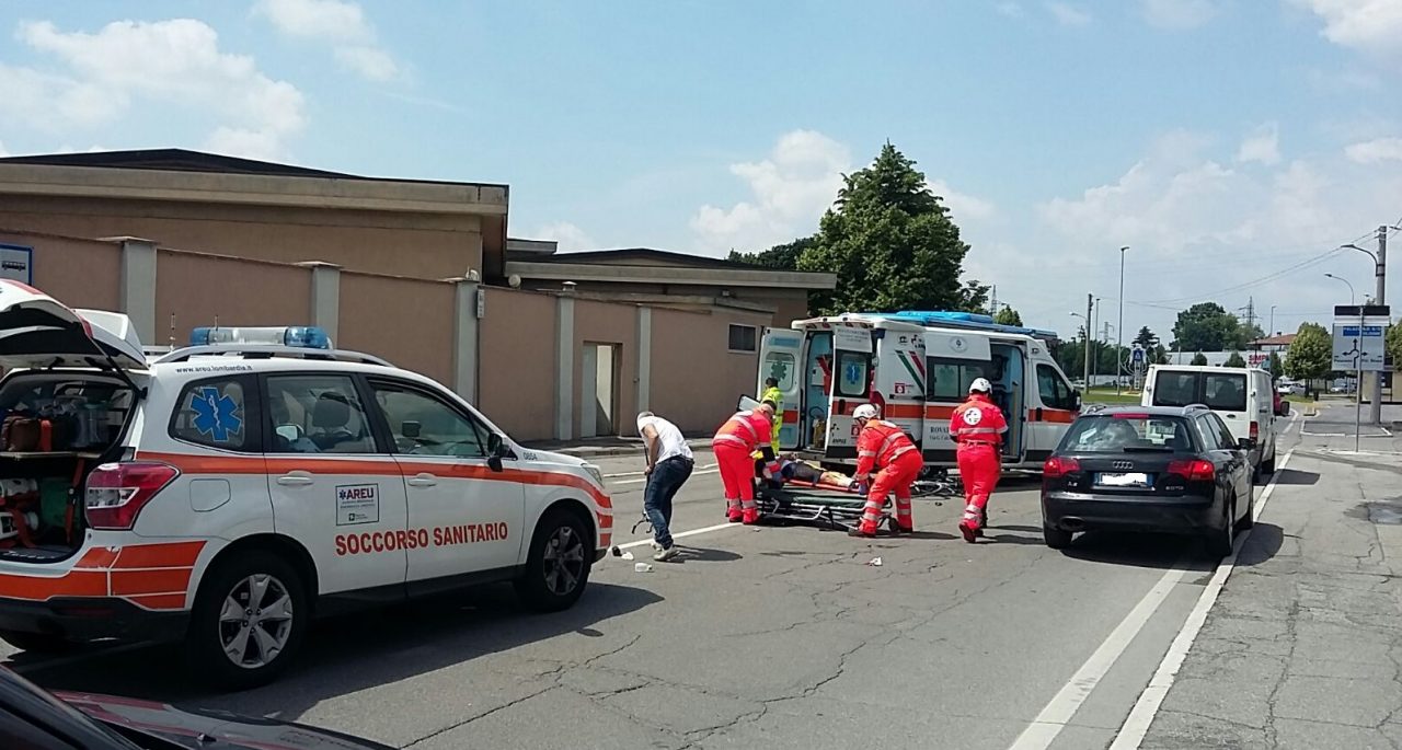 Ciclista investito a Chiari