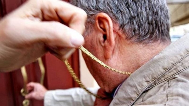 Allarme in città per la baby gang a caccia di oro