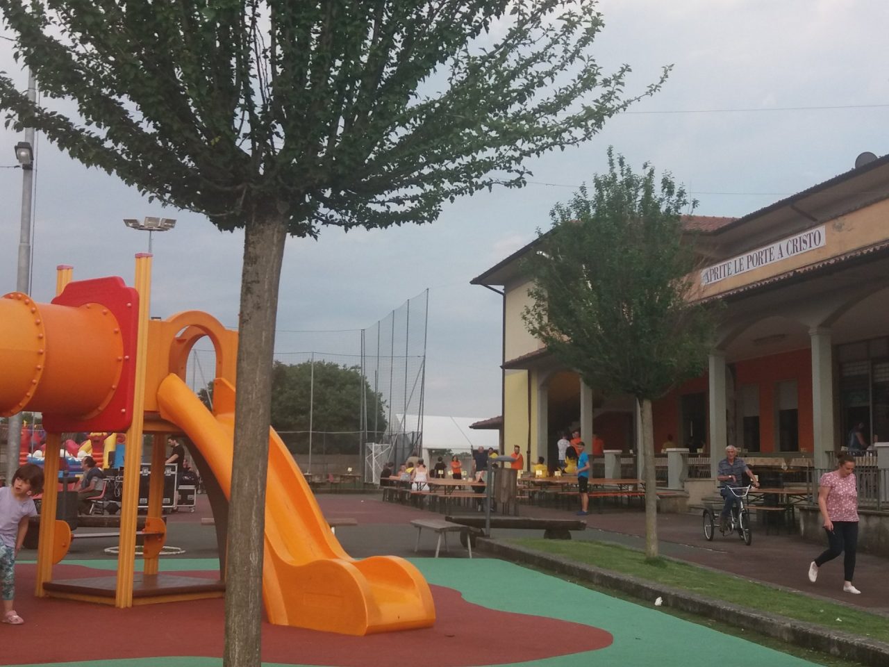 Coloriamoci di gioia, inizia la festa all’oratorio di Cazzago