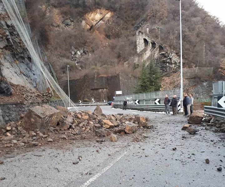 Sebina occidentale: riaperta la strada ma al via raccolta firme