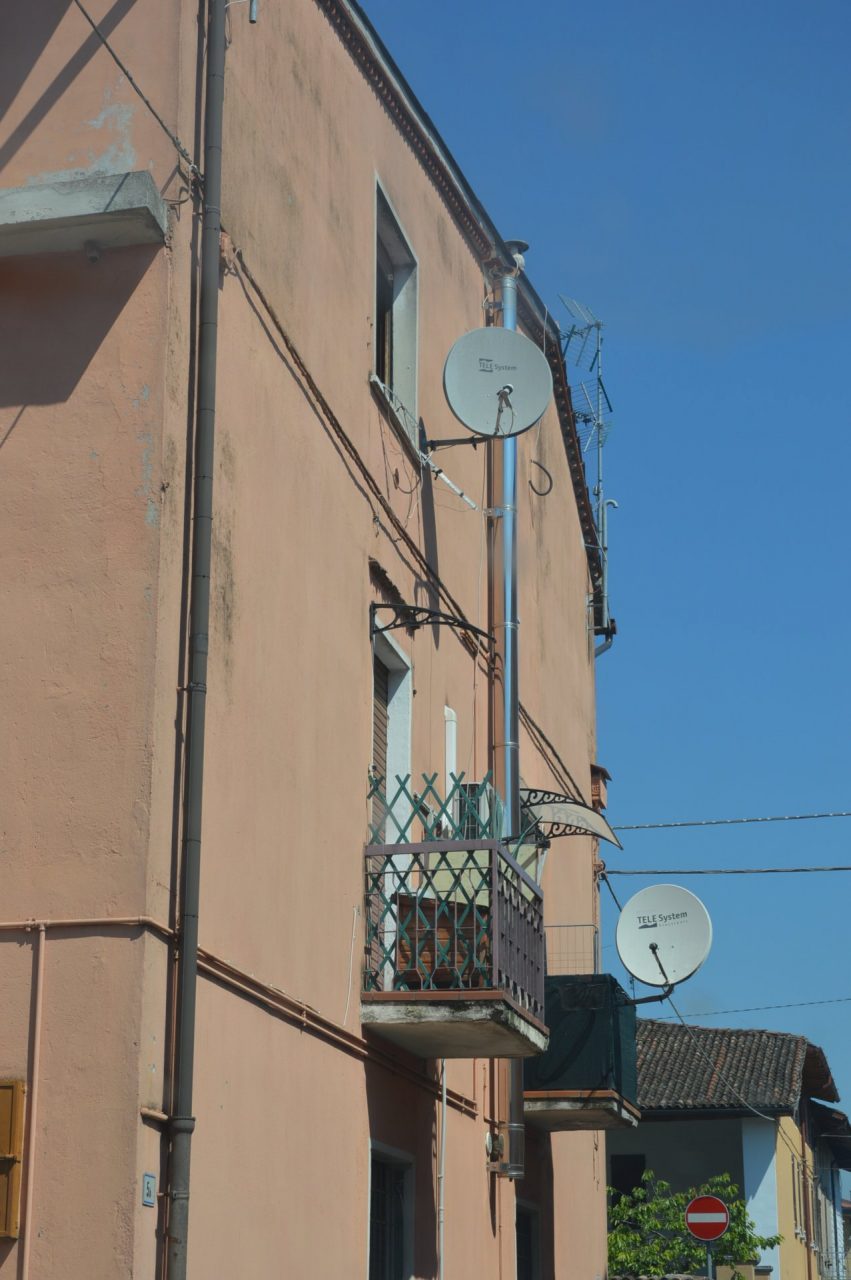 Sonnambulo precipita dalla finestra nella notte, ha solo 16 anni