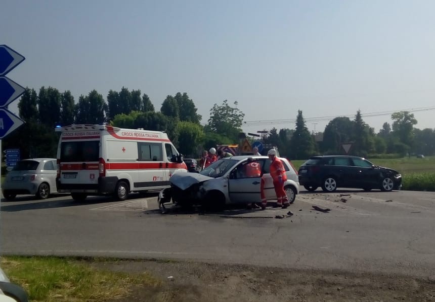 Incidente sulla rotonda sulla Sp29 tra Calvisano e Carpenedolo