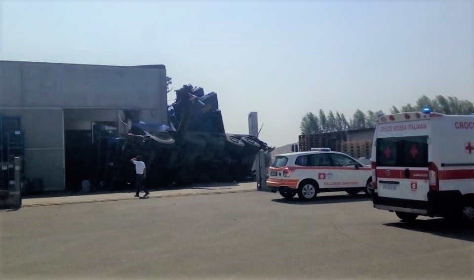 Crolla parte del capannone elisoccorso a Calvisano