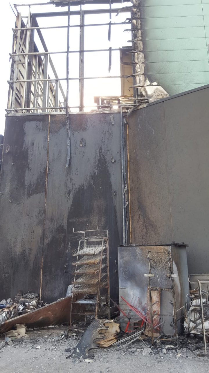 Fiamme alte sette metri Incendio alla Conad di Bedizzole – IL VIDEO