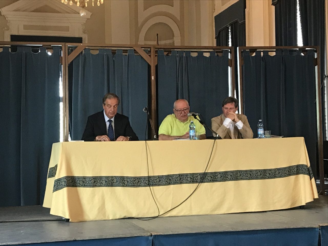 Angelo Mozzon ha presentato a Chiari il suo nuovo libro a scopo benefico