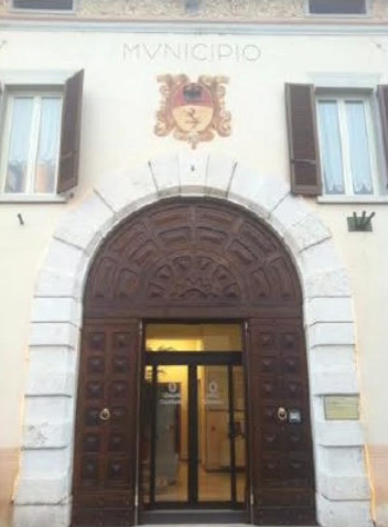 La coalizione di destra e 5 Stelle si compatta contro l’Amministrazione Turini