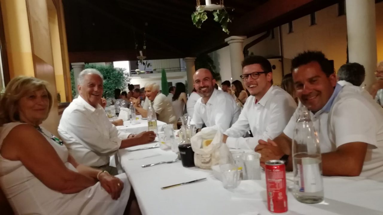 La Pedrocca si è colorata per la cena in bianco