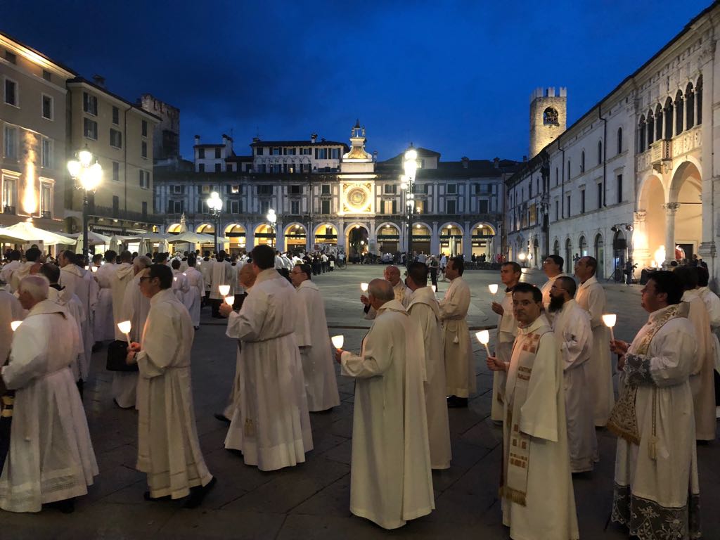 Corpus Domini: la processione ricorda la strage di Piazza Loggia