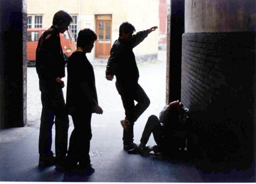 16enne rapinato e aggredito in stazione a Brescia