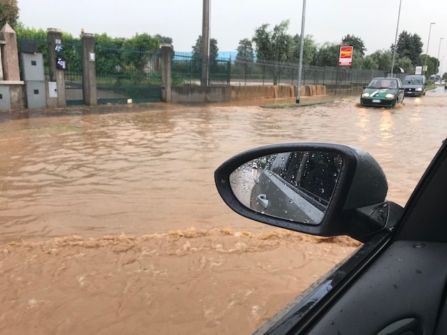 Strada allagata, disagi a Bedizzole
