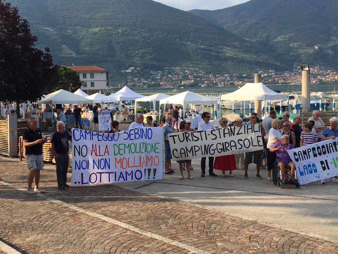 Campeggi Iseo: Galizzi difende la socialità creatasi fra turisti
