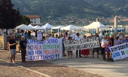 Il diritto dei campeggiatori stanziali: manifestazione a Clusane - I VIDEO