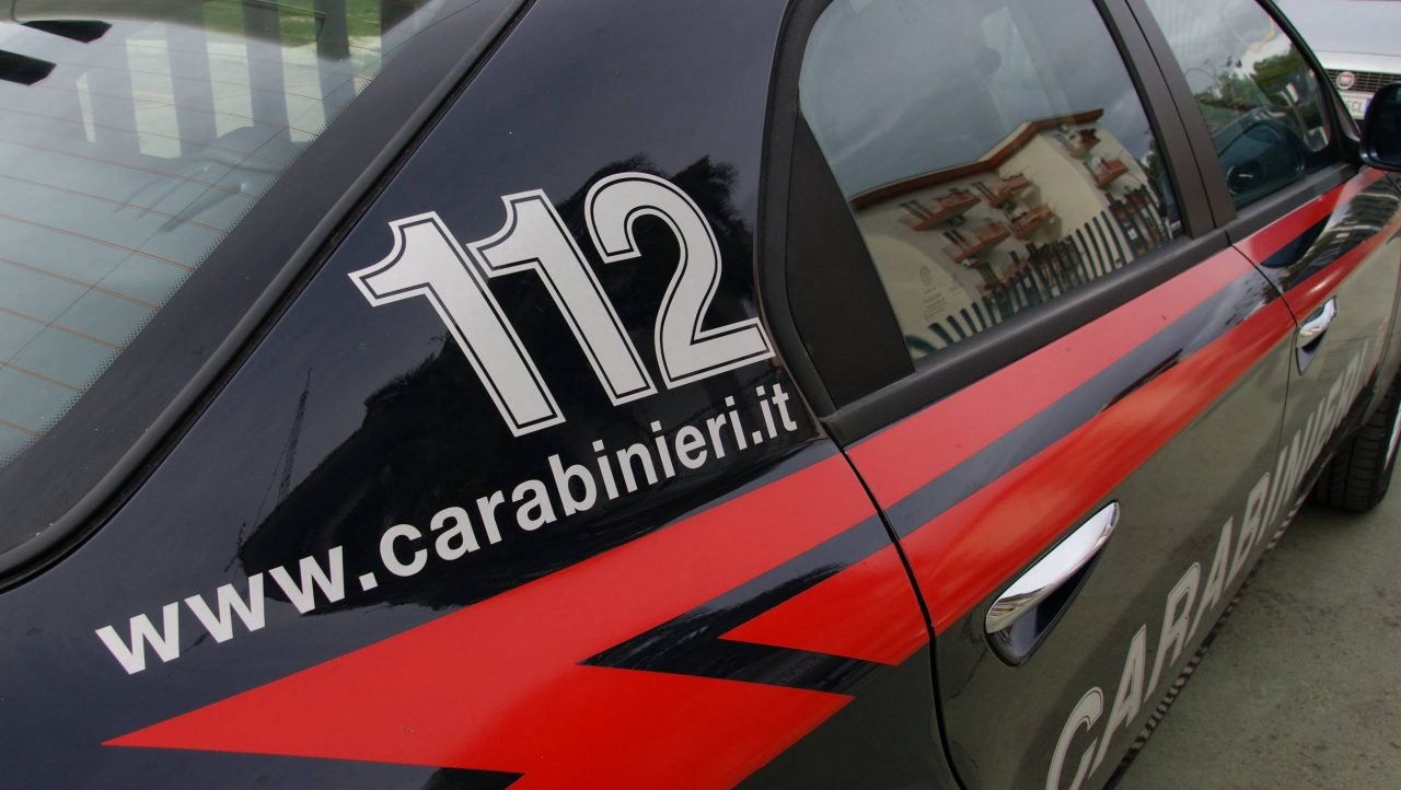 Furto in azienda: portati via un notebook e 10mila euro in contanti