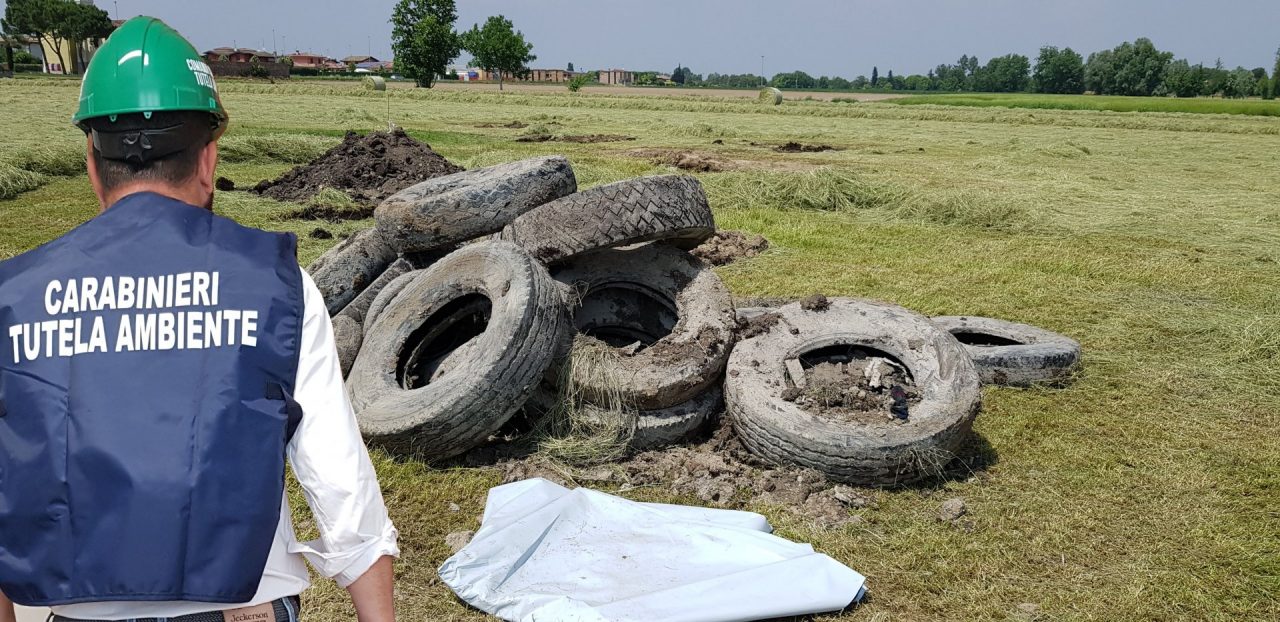 Trovati centinaia di rifiuti sotterrati a Gottolengo