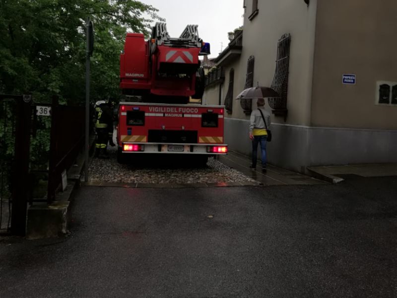 Fulmine colpisce osteria di Rovato