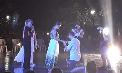 Proposta di matrimonio durante la serata del ballo delle debuttanti