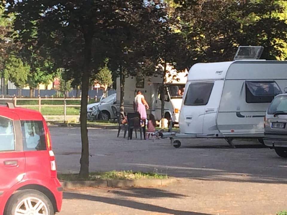 Campeggio abusivo: a Roncadelle è polemica sui rom