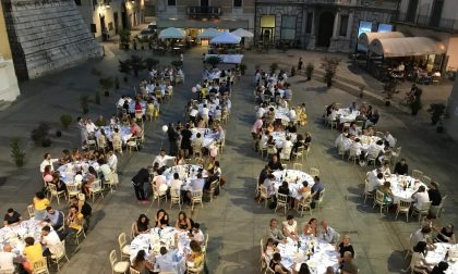 Eccellenze protagoniste della cena in piazza a Chiari