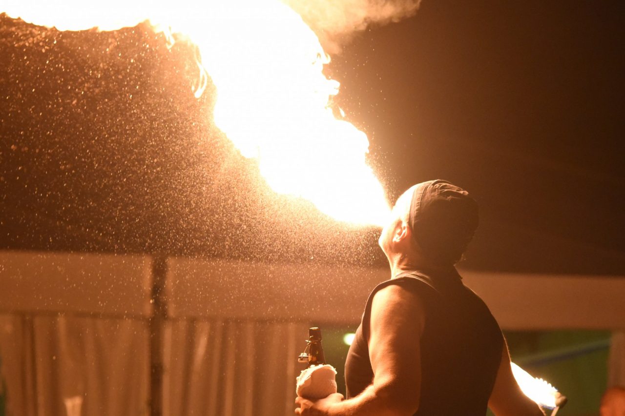 Mangiafuoco alla festa dell’oratorio di Manerbio