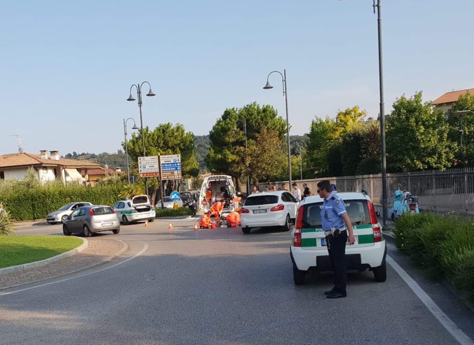 Scontro auto moto in via Zane a Salò
