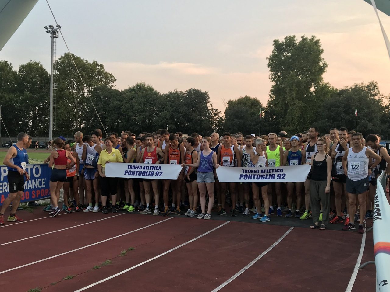 Quattrocento corridori in pista con l’atletica Pontoglio FOTO E VIDEO