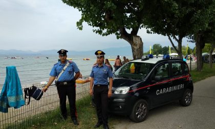 Ladro tenta di sottrarsi all’arresto gettandosi nel lago