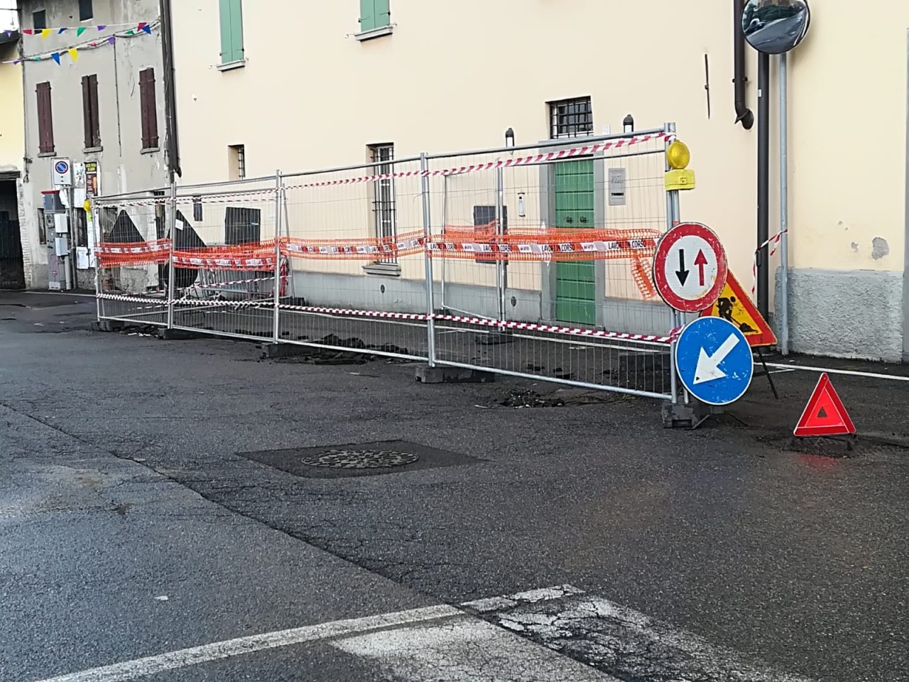 Maltempo nel bresciano: a Cazzago “scoppiano” i tombini