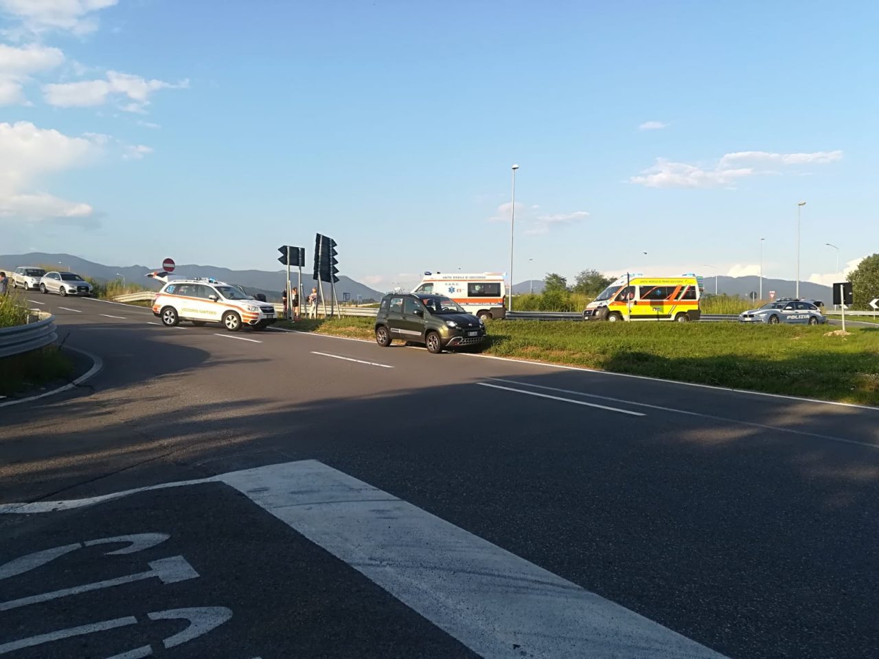 Tampona motorino e scappa a Roncadelle