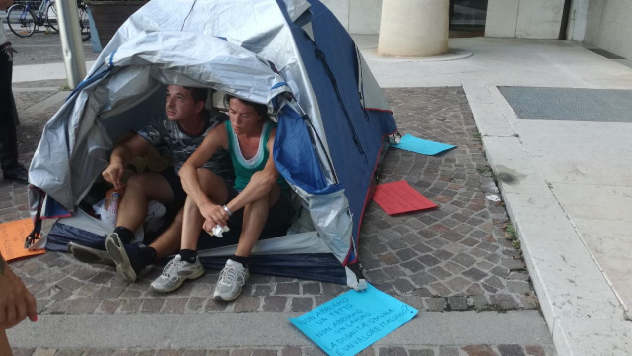 Coppia senza casa trova “alloggio” sul fiume Chiese