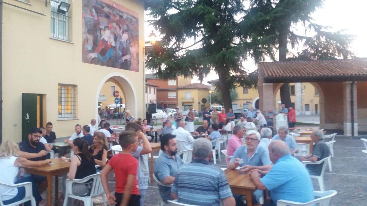 Super briscolata in piazza Pavoni a Castrezzato