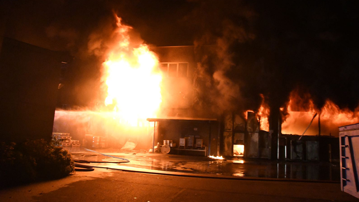 Esplode azienda chimica a Liscate, spettacolare il VIDEO