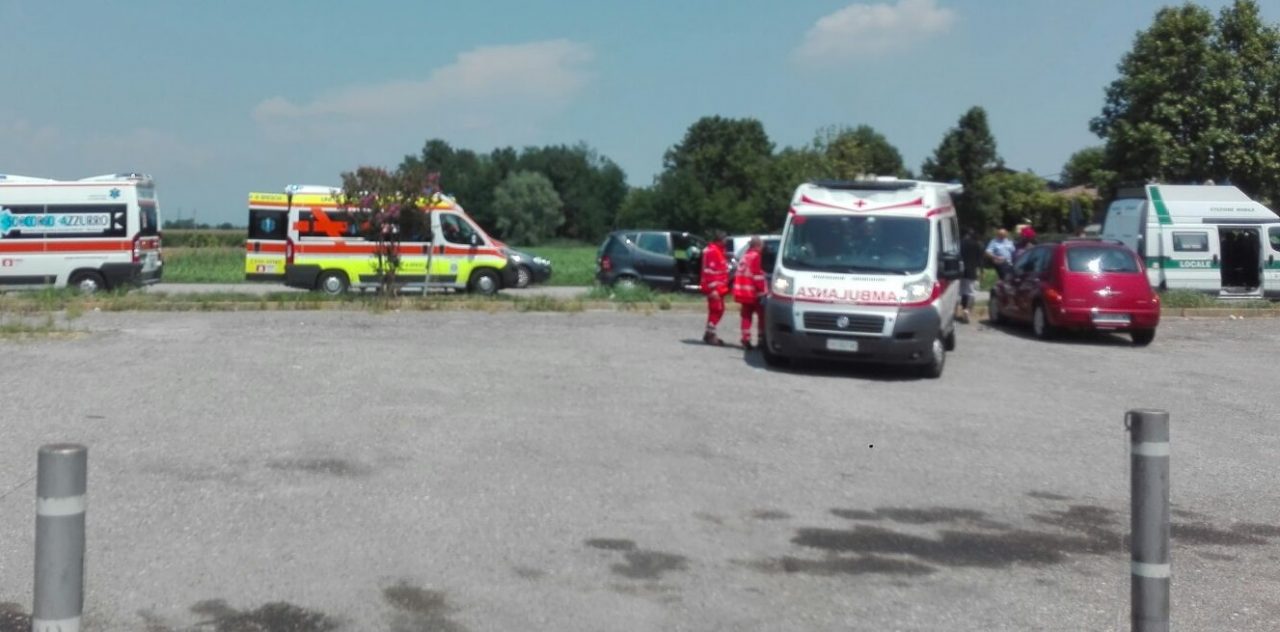 Ancora un incidente all’incrocio Tre Aranci fra Montichiari e Castiglione