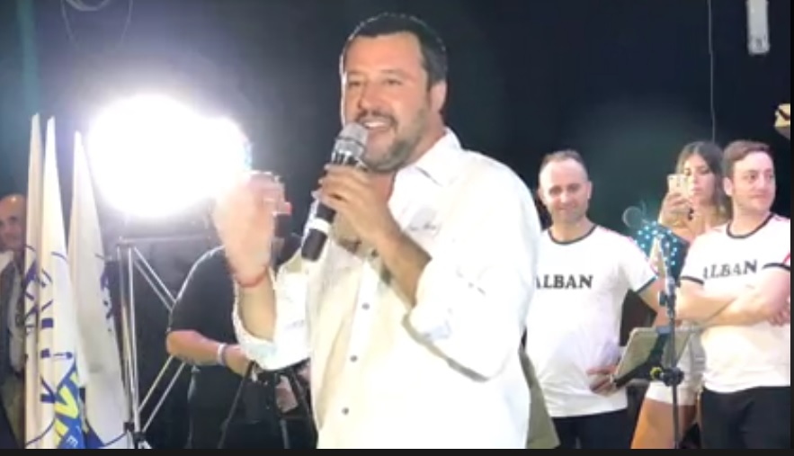 Salvini a Adro canta Vasco e si scaglia contro la sinistra VIDEO
