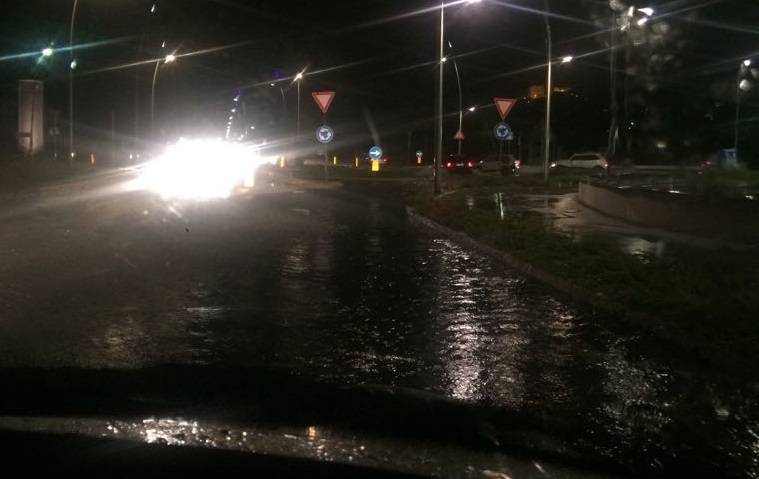 Strada allagata a Capriolo per il temporale