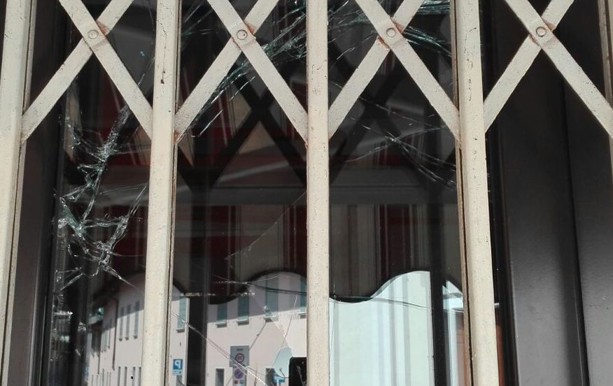 Ignoti malviventi in azione a Borgosotto, nella notte tra sabato e domenica