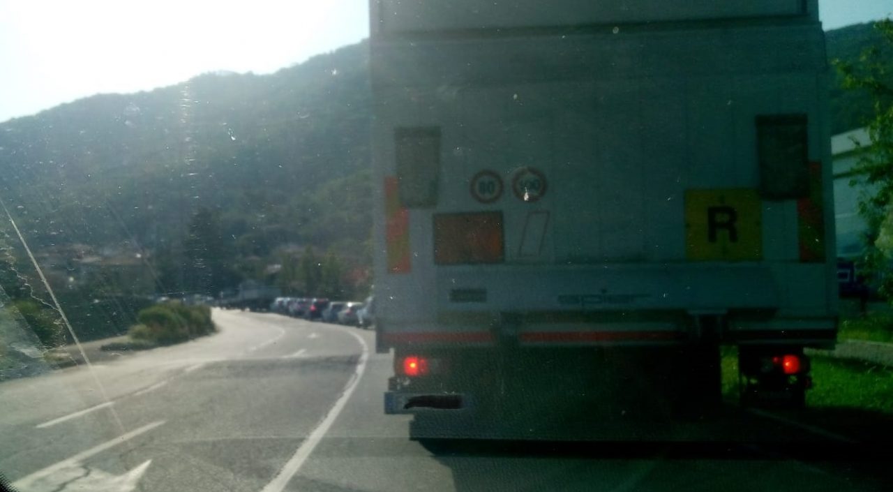 Traffico paralizzato sulla tangenziale Ovest