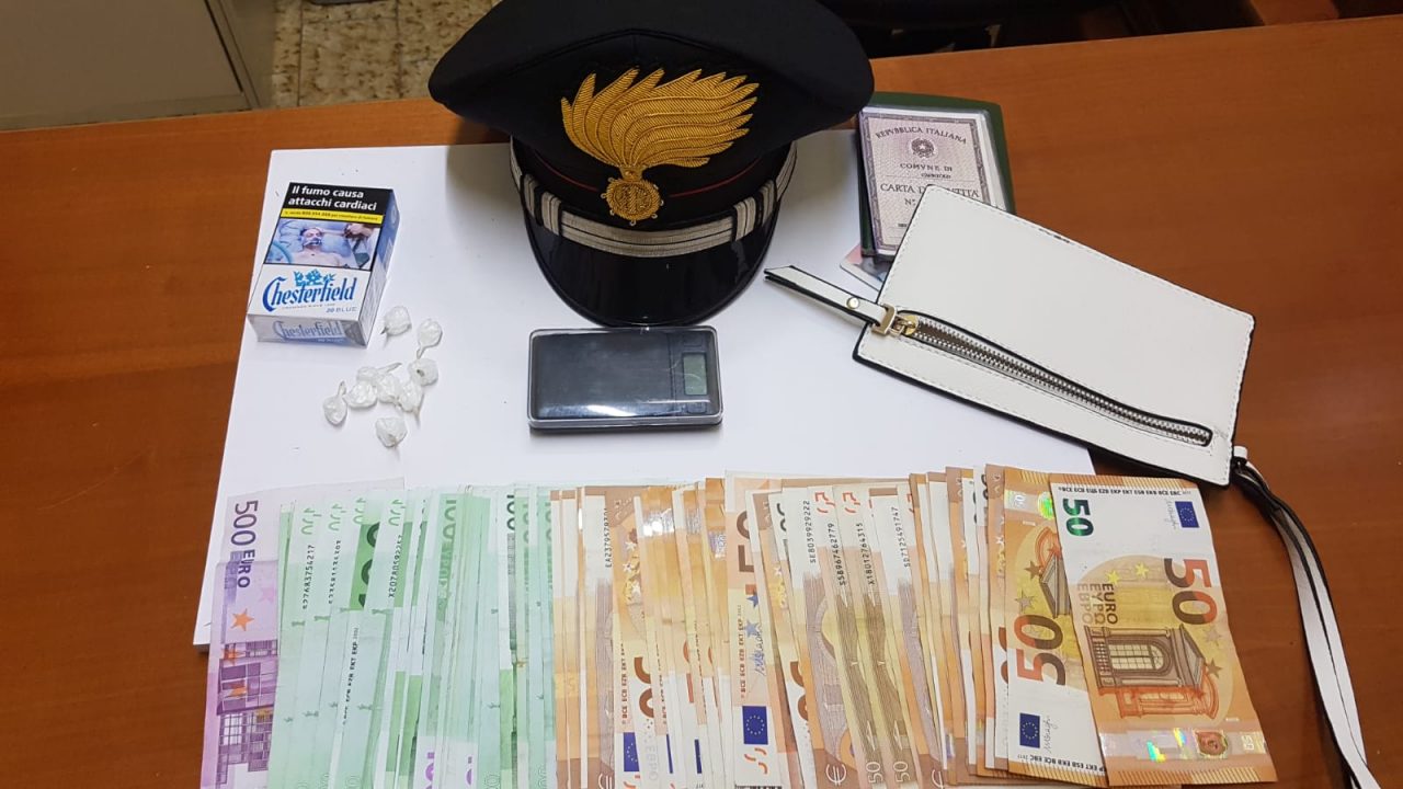 Spacciava nei bar di Capriolo, arrestato dai Carabinieri