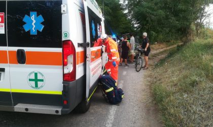 Cade dalla bici a San Felice del Benaco: in ospedale un 61enne
