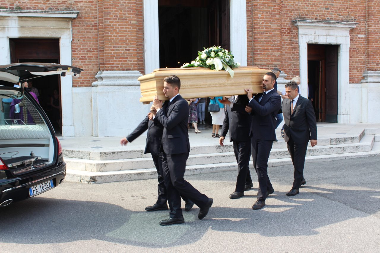 L’ultimo saluto di Bagnolo alla 107enne maestra Piera