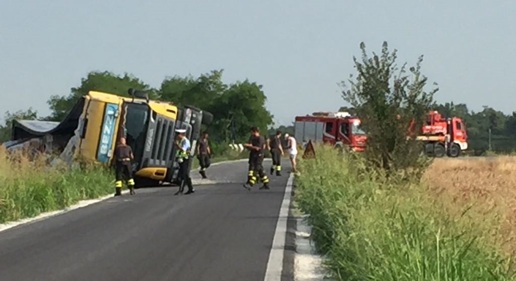 Ennesimo ribaltamento in strada Borgosatollo a Ghedi