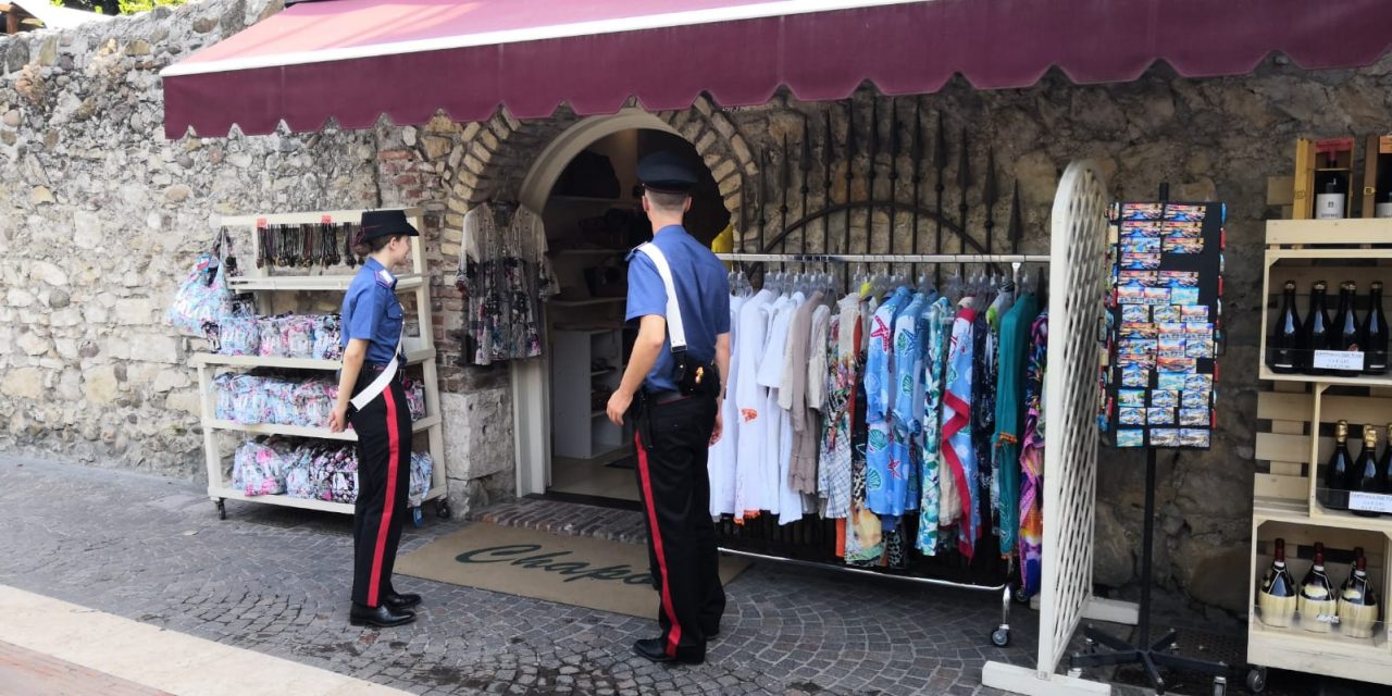 Presi taccheggiatori dei negozi del centro