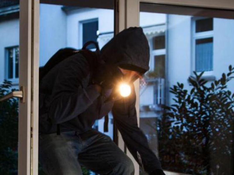 Furti a Cunettone di Salò. Il  VIDEO dei ladri in azione