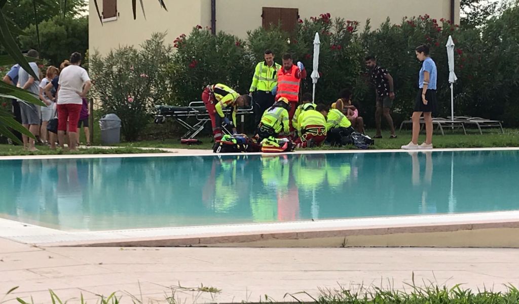 Incidente in piscina a Sirmione per un bambino di 5 anni