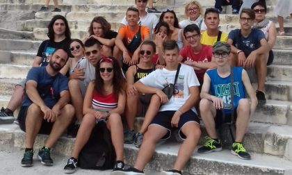 Giovani erbuschesi volontari ad Atene tra i rifugiati